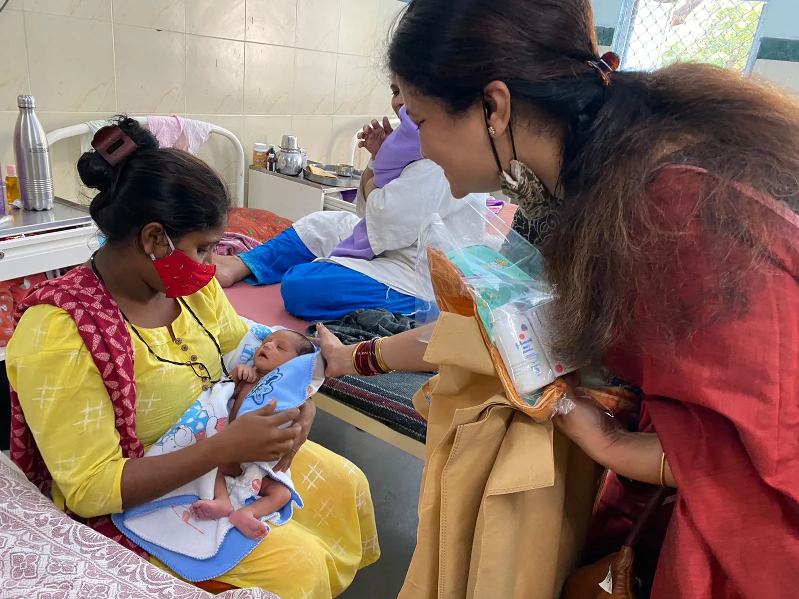 Successful organization of Balantvida during Diwali where we provided reached out to the underprivileged embracing motherhood by providing them with sweets and goodies for their newborn.