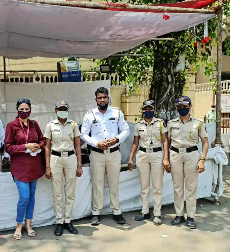 Organised a Summer Drive to felicitate the hard work of the traffic police of Mumbai to make this city a better place to live in.