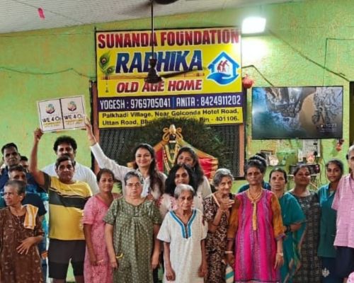 Visited Radhika Old Age Home to provide groceries, nutritious food, essential items and spent quality time with the residents.